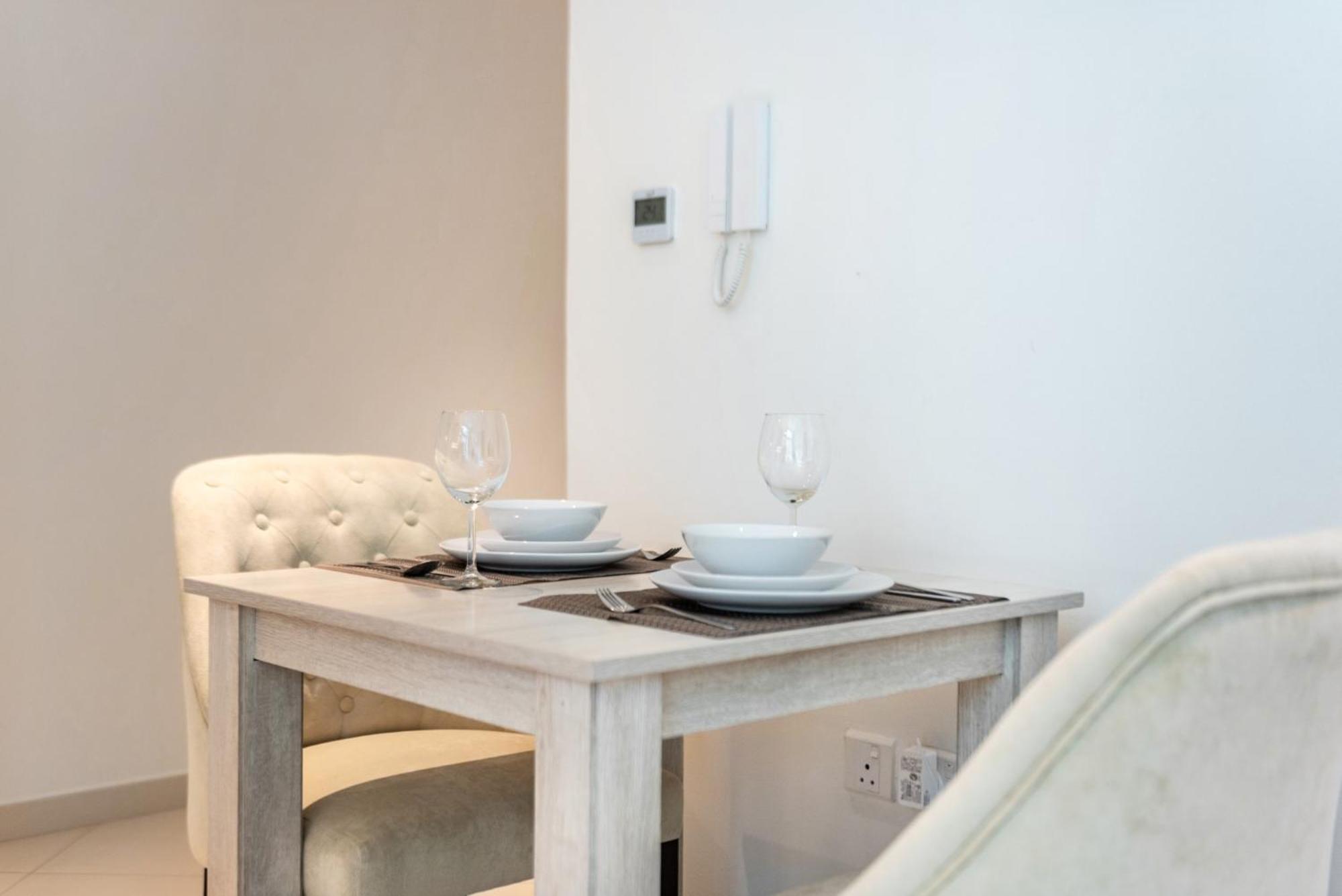Apartment Seven & At The Palm Jumeirah Dubai